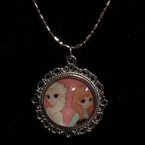 💥✨ 5 for $15 Frozen Elsa and Anna necklace